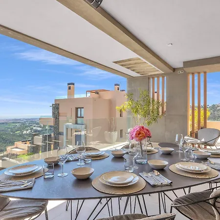 Olivos - Real De La Quinta Apartment *