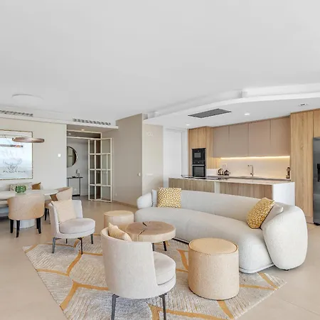 Olivos - Real De La Quinta Apartment *